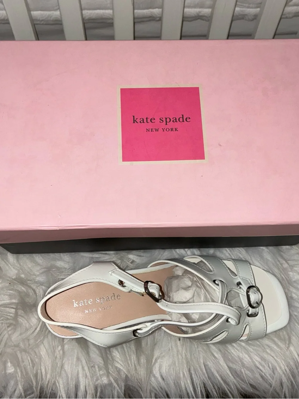 Kate Spade New York Ella Sandals in white leather w/block heel and silver Sz 7